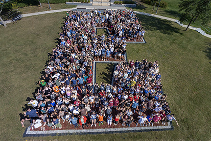 New Eastern students gather for the annual "E" photo at the start of the fall 2025 semester. 