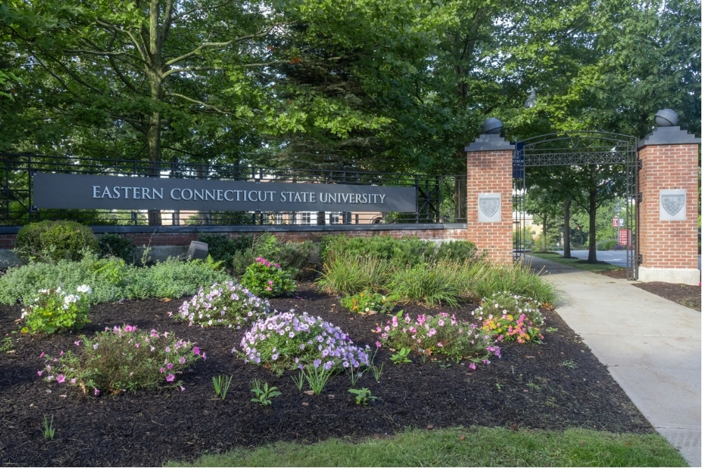 Eastern Connecticut State University Welcome Sign