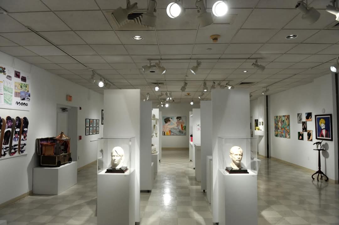 a view of the interior of the Akus Gallery
