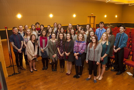 group of english majors receive awards