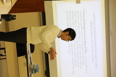 Dr. Kwangwon Lee teaching class