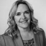 Linda Ferraro Headshot