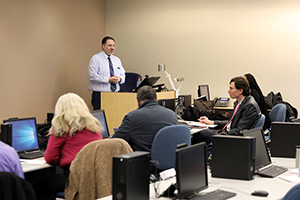 Kevin Corcoran speaks on Open Educational Resources during workshop for Eastern students.