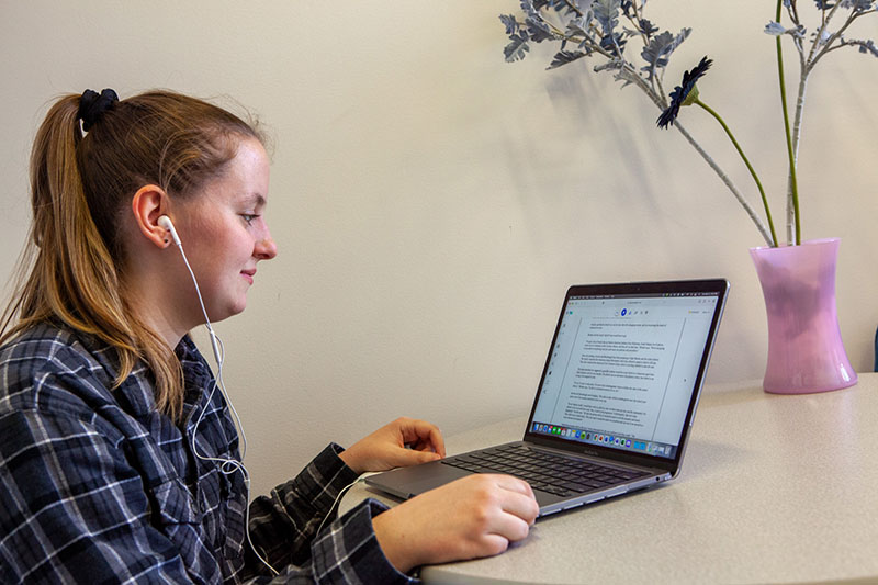 OAS Computer and student