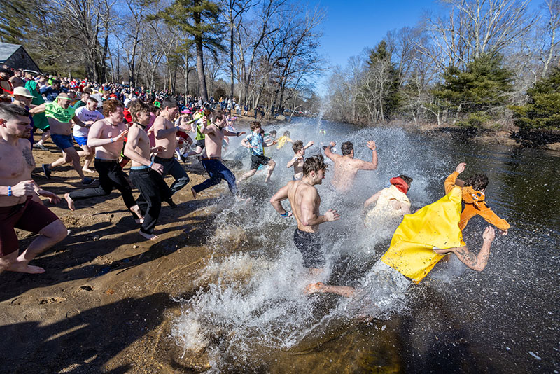 Volunteers take the "plunge."