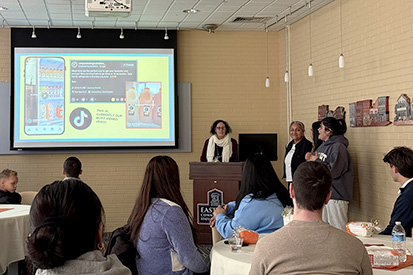 A panoramic view of the Spanish for Business event