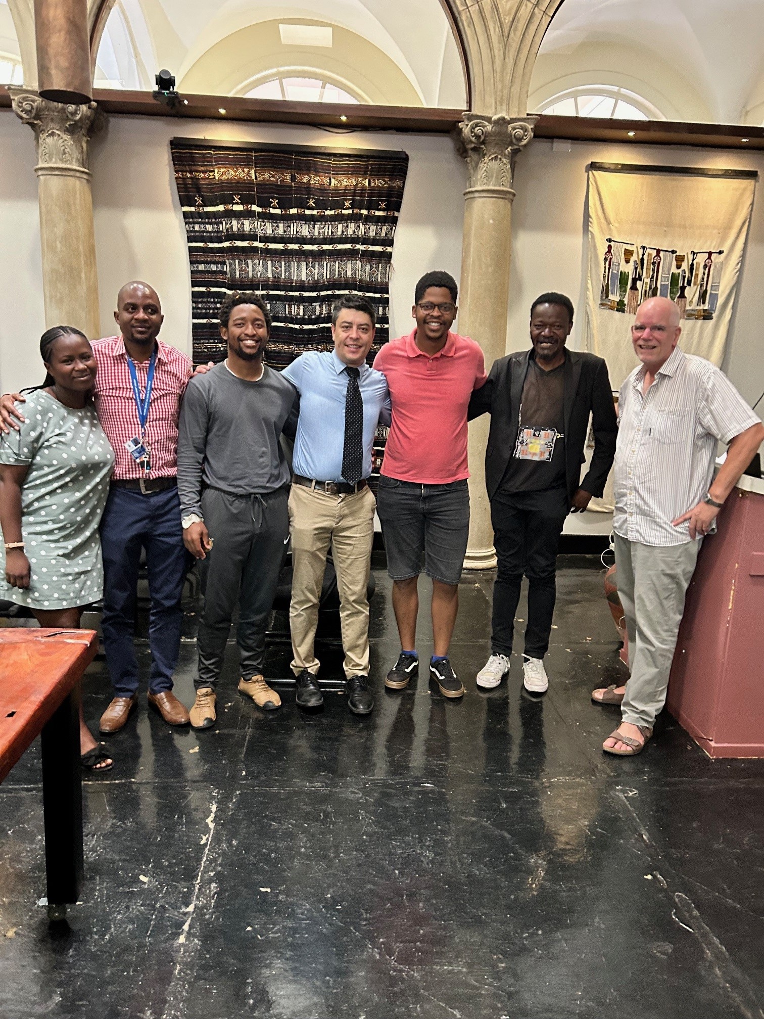 Professor Mendoza-Botelho posing with some of the participants of the talk on Neo-Patrimonialism in Bolivia, South Africa and Botswana