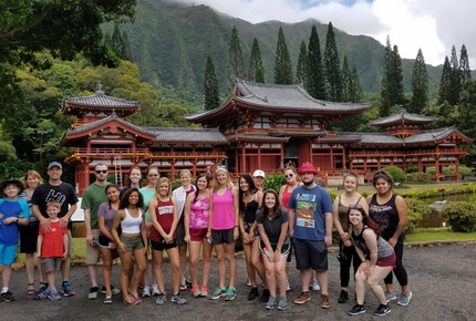 Group shot of students in Hawaii