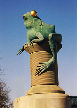 Willimantic Frog Statue